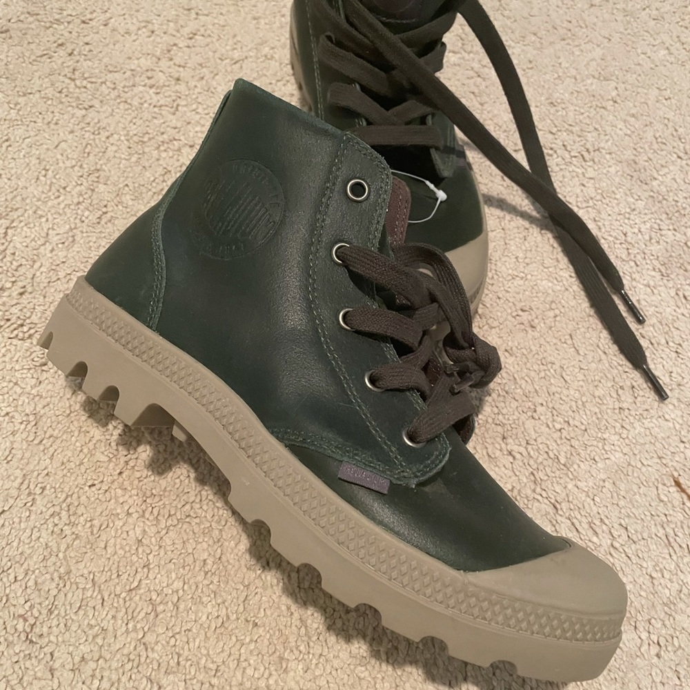 Palladium green boots